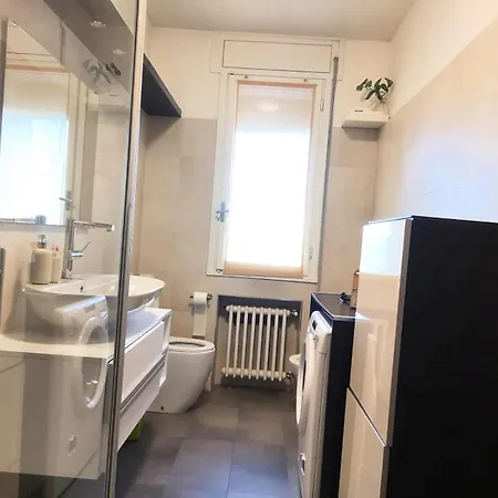 Quietnest Station Flat 86sqm 100m To Bus Station 300m To Train Station Apartmán Benátky