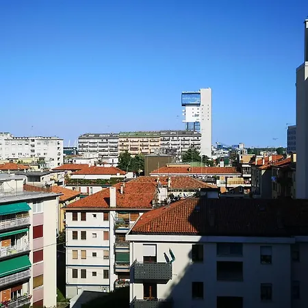 Apartment Quiet Station Flat 86sqm 100m To Bus Station 300m To Train Station Venice