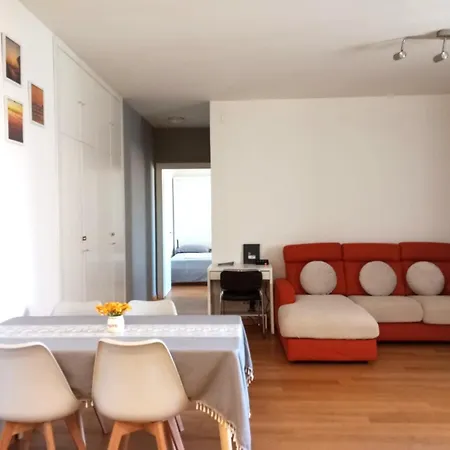 Quietnest Station Flat 86sqm 100m To Bus Station 300m To Train Station * Velence