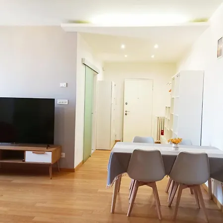 Quietnest Station Flat 86sqm 100m To Bus Station 300m To Train Station *