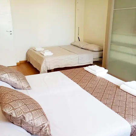 Apartman Quietnest Station Flat 86sqm 100m To Bus Station 300m To Train Station Velence