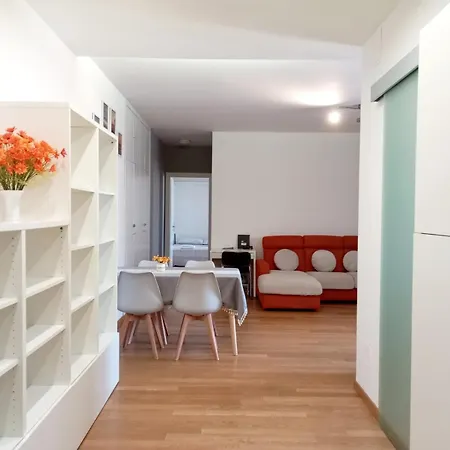 Quietnest Station Flat 86sqm 100m To Bus Station 300m To Train Station Apartman *