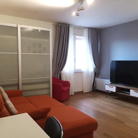Quietnest Venice Station Flat 86sqm 100m To Bus Station 300m To Train Station Apartmán